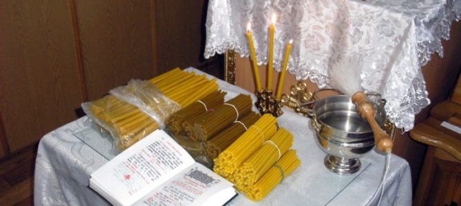 На Сретение Господне в храмах совершается чин освящения свечей